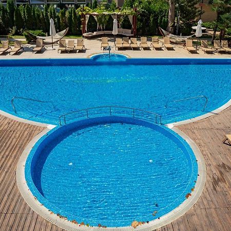 Menada Harmony Suites Apartments 阳光海滩 外观 照片