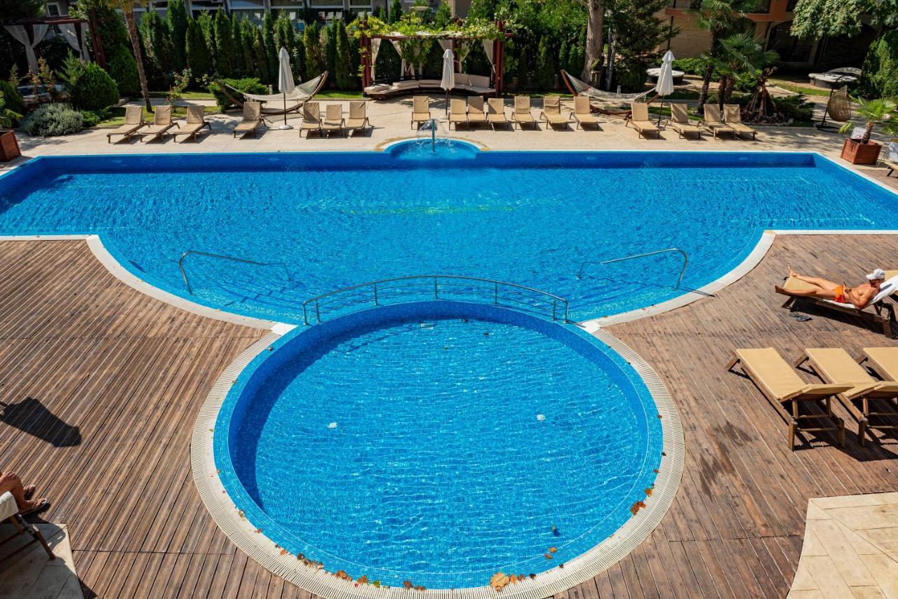 Menada Harmony Suites Apartments 阳光海滩 外观 照片