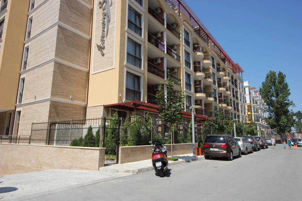 Menada Harmony Suites Apartments 阳光海滩 外观 照片