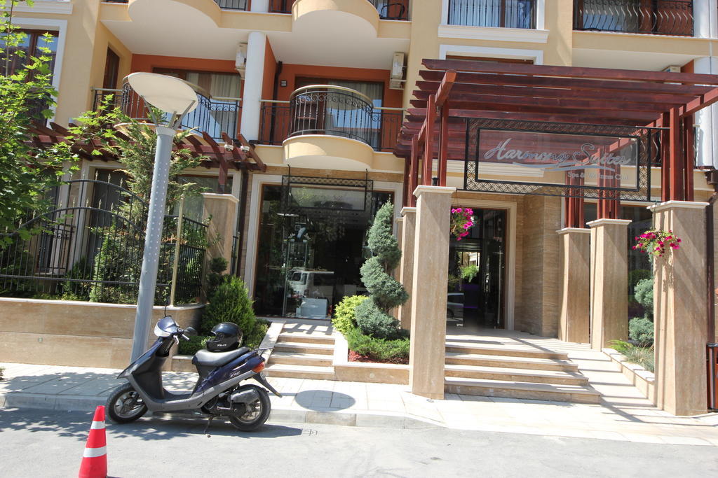 Menada Harmony Suites Apartments 阳光海滩 外观 照片