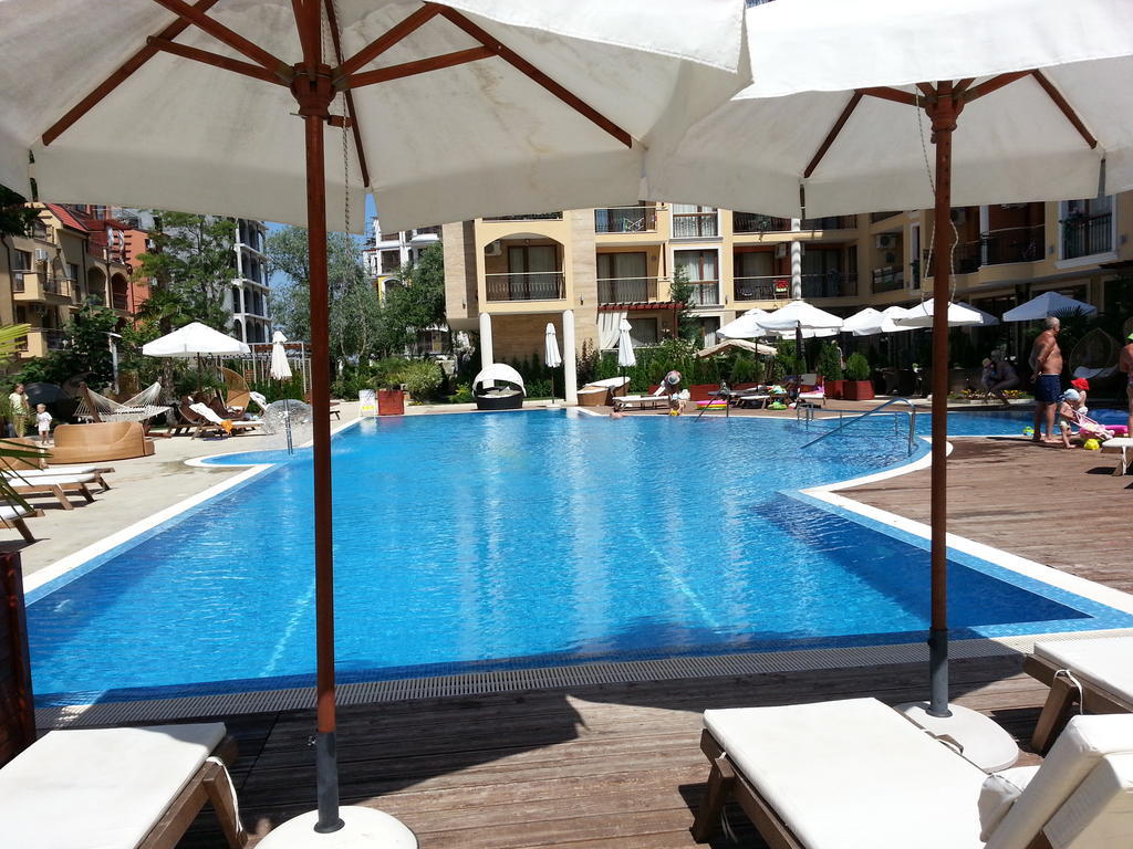 Menada Harmony Suites Apartments 阳光海滩 外观 照片